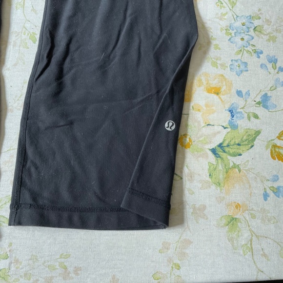 Lululemon Women’s size 6 - Picture 2 of 3